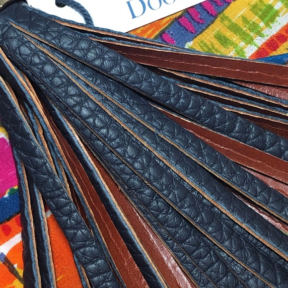 🎉HOST PICK🎉‼️DROP‼️NWT D&B midnightblue embossed key tassel - Picture 4 of 6